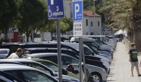 VAŽNA OBAVIJEST O POVLAŠTENIM PARKIRNIM KARTAMA I IZMJENAMA U SUSTAVU NAPLATE