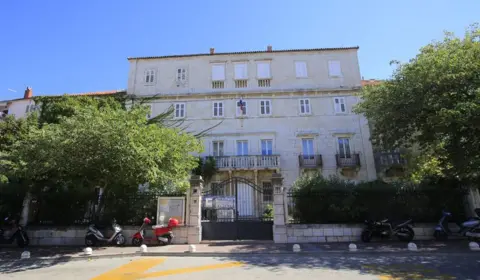 Besplatan upis i jednogodišnja članarina za vatrogasce i vatrogaskinje u Gradsku knjižnicu Makarska