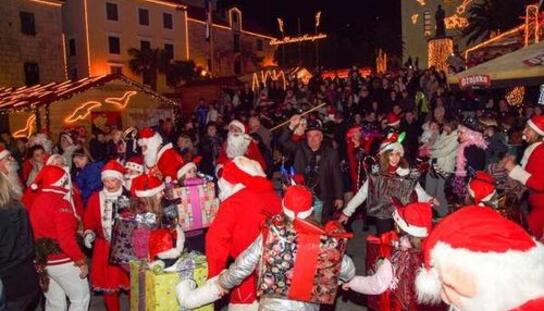 Prosinac pun događanja: Božićni grad, Advent u Kali, klapa Cambi, Colonia, Crvena jabuka....