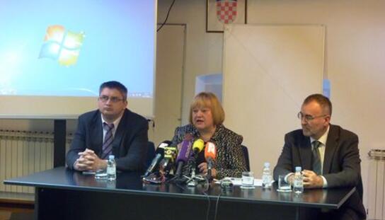 Konferencija za novinare ministrice Mrak Taritaš: Makarska treća u Hrvatskoj po broju rješenih zahtjeva za legalizaciju
