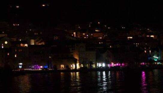 Sat Zemlje u Makarskoj