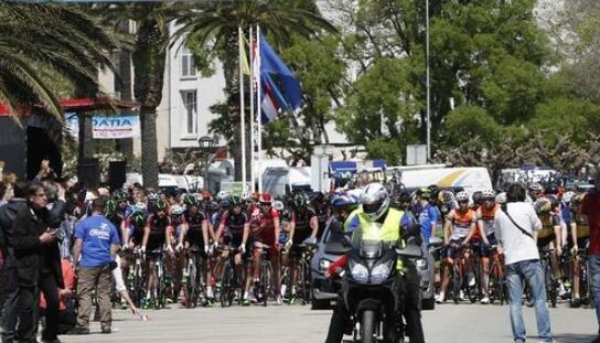 Prva međunarodna biciklistička utrka Tour of Croatia startala s makarske rive