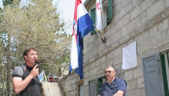 Otkrivena ploča na planinarskom domu Vošac: Okončana pravna bitka, počinje obnova