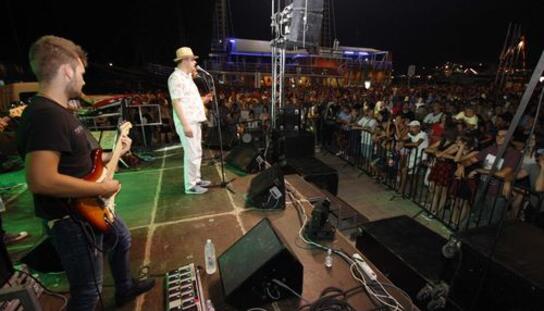 Središnja proslava Dana pobjede i domovinske zahvalnosti i Dana hrvatskih branitelja u Makarskoj: Marijan Ban, grupa Aerodrom i velika pučka fešta doveli nekoliko tisuća posjetitelja na rivu