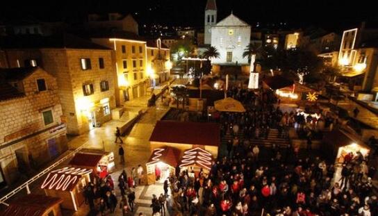 Javno otvaranje ponuda za 'Božićni grad 2015.' u petak u gradskoj vijećnici