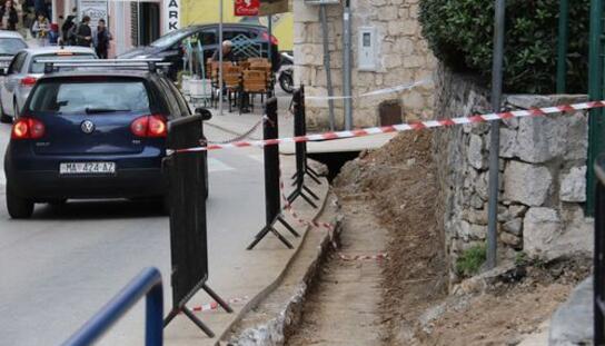 Posebna regulacija prometa u centru grada se nastavlja zbog povećanog obima radova: Od 29. veljače kroz Ulicu slikara Gojaka više nije moguć odbilazak do centra grada za osobna vozila