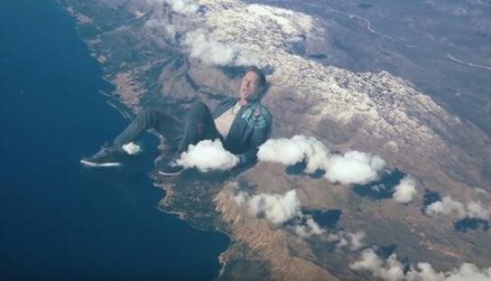 Poznati kadrovi u novom spotu grupe Coldplay: Chris Martin se ispružio po – Biokovu