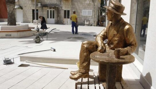 Večeras u 20 sati otvaranje spomenika Tinu Ujeviću