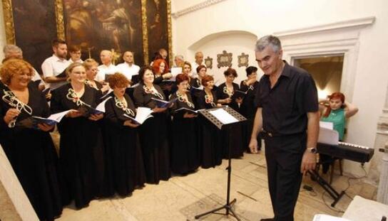 Koncert Mješovitog zbora Hrvatskog kulturnog društva 'Napredak' u 21 sat u Staroj franjevačkoj crkvi