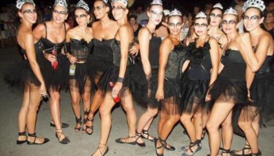 Večeras Makarski ljetni karneval: Gradska riva bit će zatvorena za promet od 21,30 radi prolaska karnevalske povorke