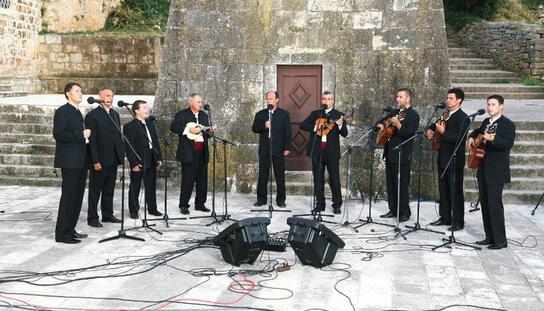 Petak, 26. kolovoza, na Ljetnoj pozornici: Sve je spremno za 12. izdanje Festivala klapa uz mandoline i gitare