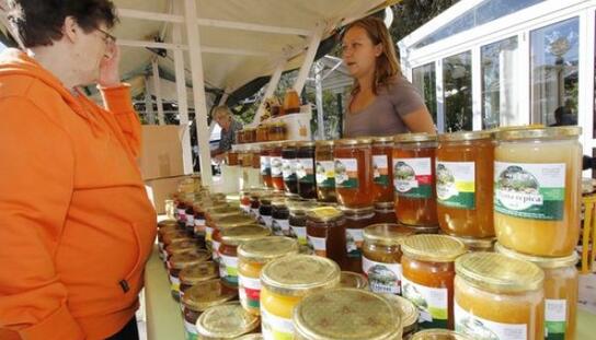 U Makarskoj do 20.listopada: Jesenski sajam ‘Domaće je najbolje’ okupio izlagače iz cijele Hrvatske