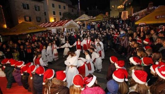 Danas svečano otvaranje Božićnog grada uz Lanu Jurčević