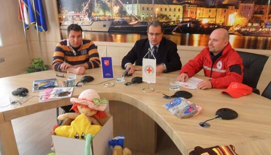 Grad Makarska i Crveni križ: Uspješno završena humanitarna akcija za pomoć Dječjem domu Sv. Ana u Vinkovcima