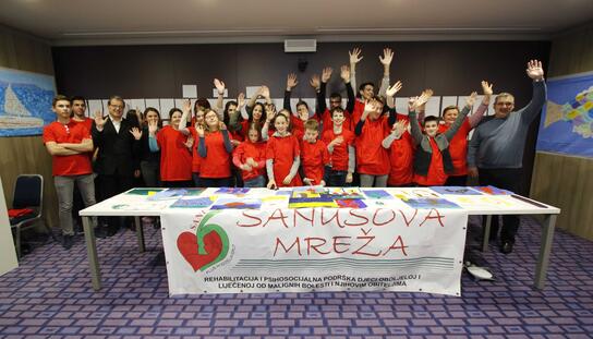 Završen još jedan Zimski kamp udruge Sanus u Makarskoj: Odglumivši sjednicu Vlade RH djeca pokazala da se svi problemi, uz malo volje, mogu riješiti u 5 minuta