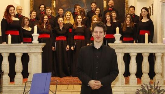 Pjevački zbor Pravnog fakulteta u Zagrebu pod ravnanjem Mara Rice nastupio u Makarskoj