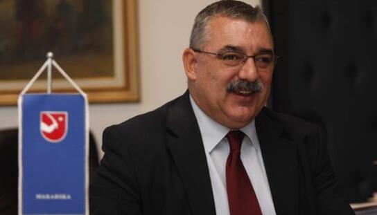 Otvoreno pismo gradonačelnika Tonća Bilića premijeru Andreju Plenkoviću i  ministru zdravstva Milanu Kujundžiću: Makarska mora imati svoj laboratorij, Zagvozd ne može biti alternativa