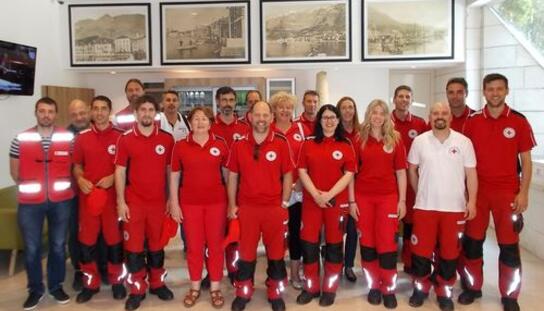 Prva edukacija Interventnog tima za katastrofe Crvenog križa: Grad Makarska osigurao nabavku primarne opreme i uniforme