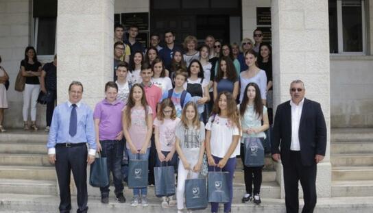 Primanje gradonačelnika Bilića za najuspješnije makarske učenike na državnim i županijskim natjecanjima: U novoj školskoj godini dvostruko više stipendija