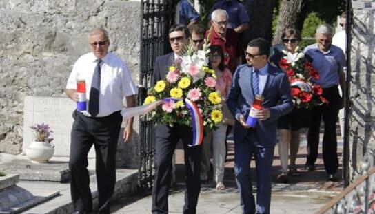 Grad Makarska svečano obilježio Dan državosti RH: Hrvatski branitelji i dr. Franjo Tuđman najzaslužniji su za samostalnu i suverenu Hrvatsku