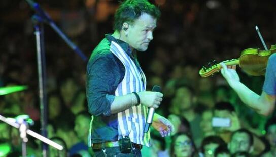 Spektakularni Koncert na Osejavi: Gibo i Makarska - dvije duše