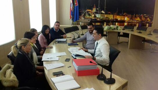 Radni sastanak na temu Adaptacije i unutarnjeg uređenja prostorija Gradske knjižnice Makarska: Kreće se s izradom glavnog projekta