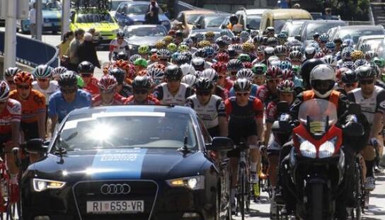 Tour of Croatia 19. travnja: Biciklistička utrka prolazi rivom do vrha Sv. Jure
