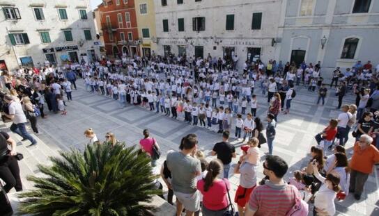Svečano otvoreni 23. Dani vrtića ''Biokovsko zvonce'': Do kraja tjedna svakog dana od 17 sati program u dvorani Arte