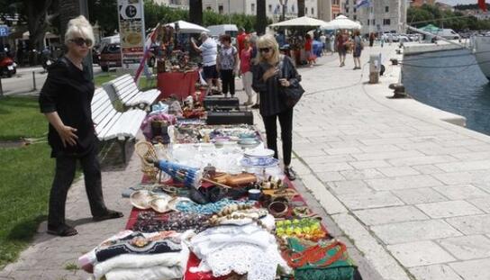 Autohtoni proizvodi i antikviteti: Braniteljsko-kolekcionarski sajam ‘Samo hrvatsko’ u Makarskoj do 21. lipnja