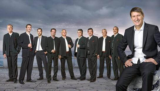 Veliki koncert na Kačićevu trgu: Makarska slavi Dan državnosti  uz klapu Intrade