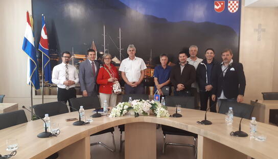 Gradonačelnik Makarske i načelnici susjednih općina postigli dogovor: Financirat ćemo još jedan tim Hitne medicinske pomoći