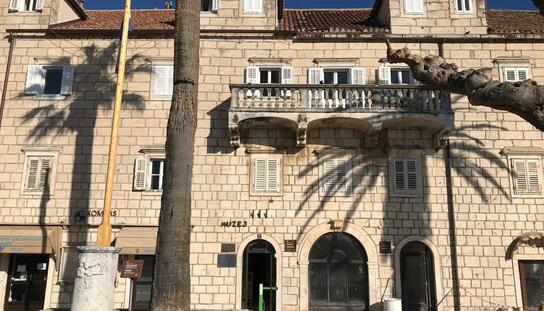 Palača Tonoli: Grad Makarska od Ministarstva kulture dobio 100 tisuća kuna za sanaciju krovišta