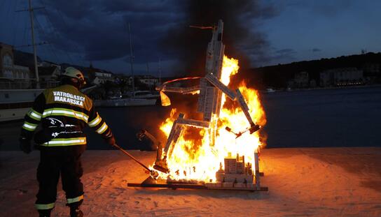 Na Velikom mulu gorio Monstrum betonizacije