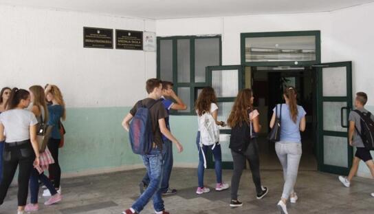 Srednja škola fra Andrije Kačića Miošića: Devet učenika sudjelovat će na državnim natjecanjima iz matematike, njemačkog jezika i informatike