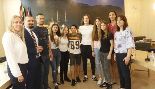 Prijami za najuspješnije učenike: Osnovna škola Stjepana Ivičevića ima najbolji ženski malonogometni i odbojkaški tim u Splitsko-dalmatinskoj županiji