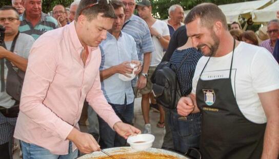 Nikad više posjetitelja: Zatvaranje jesenskog sajma ''Domaće je najbolje'' uz tamburaški sastav ''Zvona'' i đakovački čobanac