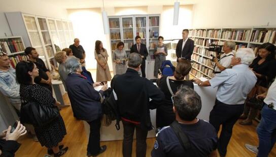 Ministrica kulture na svečanom otvaranju novoobnovljenih prostora Gradske knjižnice Makarska: Knjižnica i Dan grada, koji slavite, potvrda je da su u Makarskoj hrvatski jezik i kultura uvijek bili važni