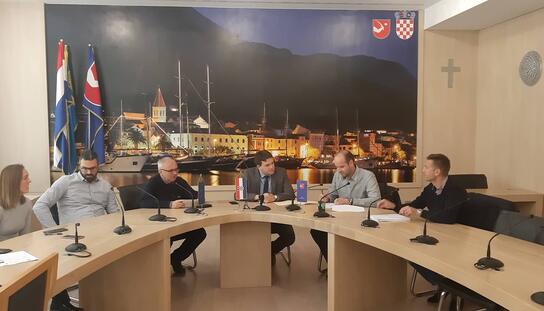 Kreće realizacija projekta vrijednog 3,5 milijuna kuna: Potpisan ugovor o javnoj nabavi za energetsku obnovu podtribinskog prostora Gradskog sportskog centra