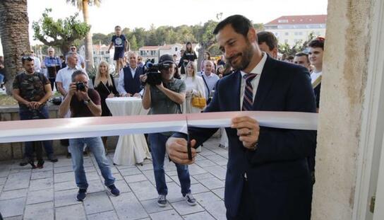 Državni tajnik Tonči Glavina otvorio prvi multimedijalni Centar za posjetitelje u Makarskoj