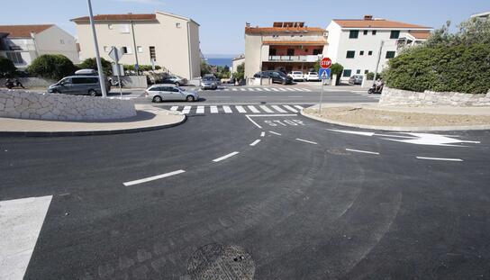 Zbog nastavka radova na rekonstrukciji križanja državne ceste D-8 sa Zagrebačkom, Put Požara i Istarskom ulicom od 12. listopada do 31. listopda posebna regulacija prometa