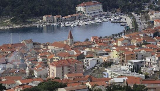 Grad Makarska i ove godine daruje umirovljenike: Božićnice u iznosu od 200,00 kuna za sve umirovljenike čija mirovina ne prelazi 3.500,00 kuna