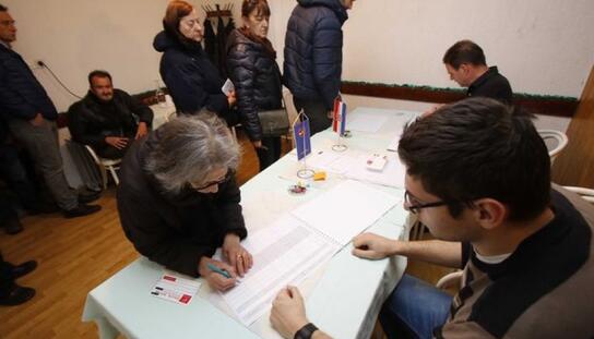 U ponedjeljak 7. prosinca počinje podjela poklon-bonova umirovljenicima: Božićnice u iznosu od 200,00 kuna za sve umirovljenike čija mirovina ne prelazi 3.500,00 kuna