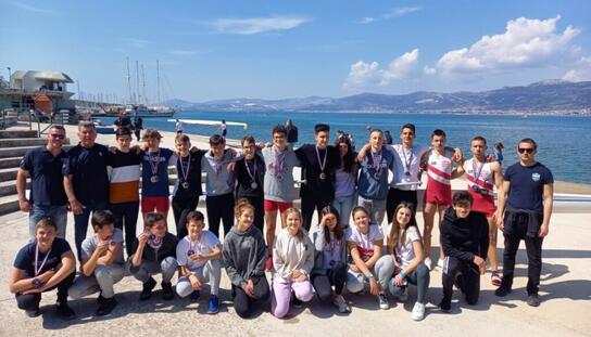 Veslački klub Biokovo: Sa regate u Splitu vratili se jednom zlatnom, šest srebnih i tri brončane medalje