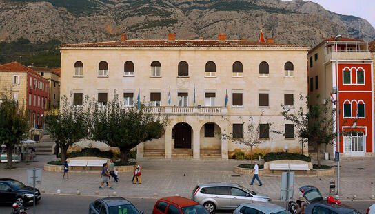 Obavijest umirovljenicima: Dodatni rok za preuzimanje uskrsnih poklon bonova od 31. ožujka do 2. travnja