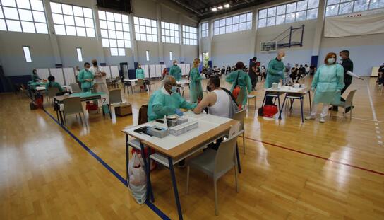 Grad Makarska i Turistička zajednica Grada Makarske: Masovno cijepljenje protiv COVID19 virusa organizirano u Gradskoj sportskoj dvorani